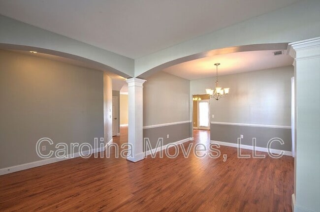 Building Photo - 823 Terrace Creek Dr