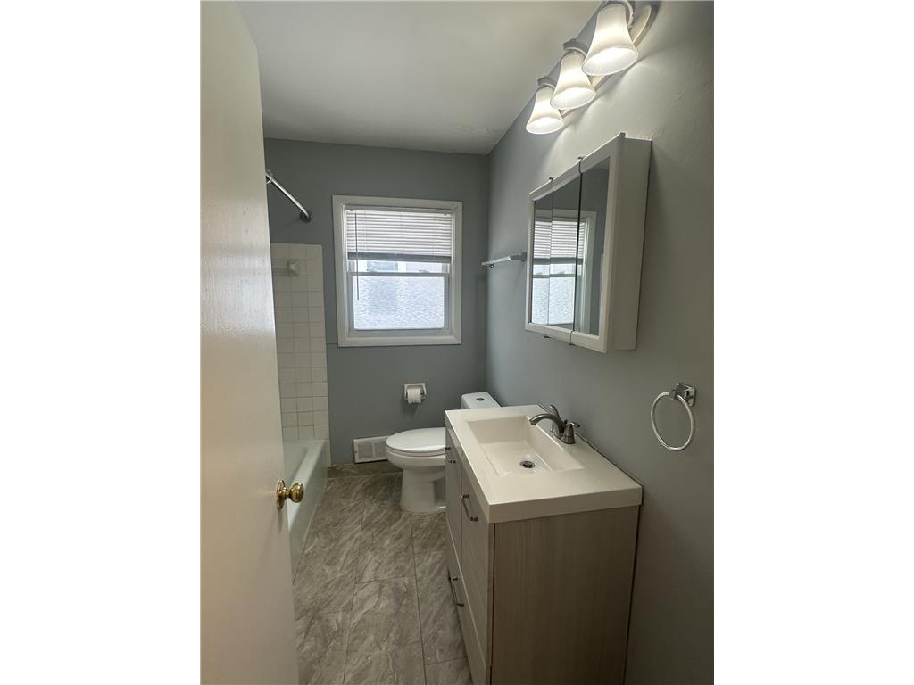 Building Photo - 1718 3rd Ave N