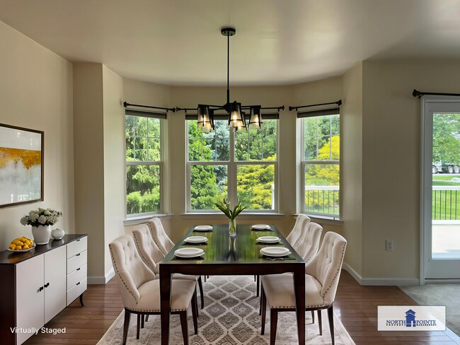 Building Photo - Luxury 3 Bedroom, 1.5 Bathroom End of Row ...