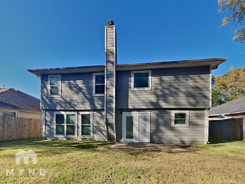 Building Photo - 275 Indian Falls S