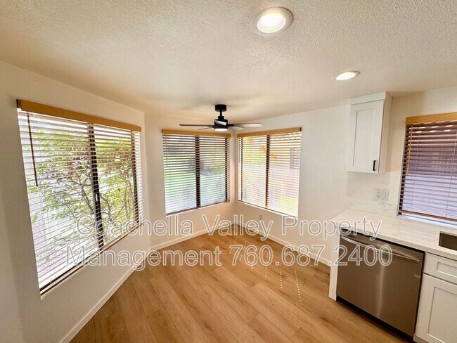 Building Photo - 41595 Navarre Ct