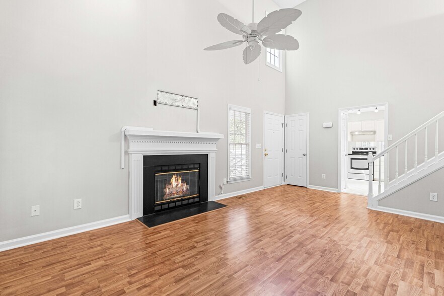 Building Photo - 6736 Queen Annes Dr