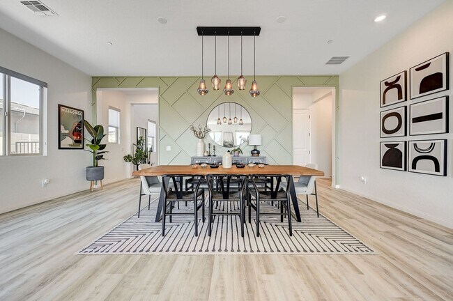 Building Photo - Stunning Fully Furnished 5-Bedroom Home in...