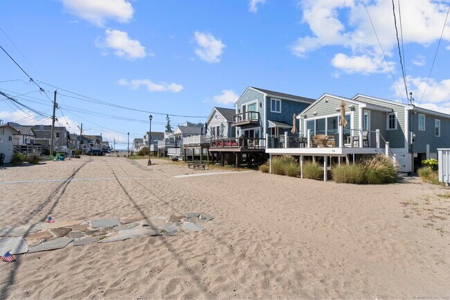 Building Photo - 16 Shoreline Dr