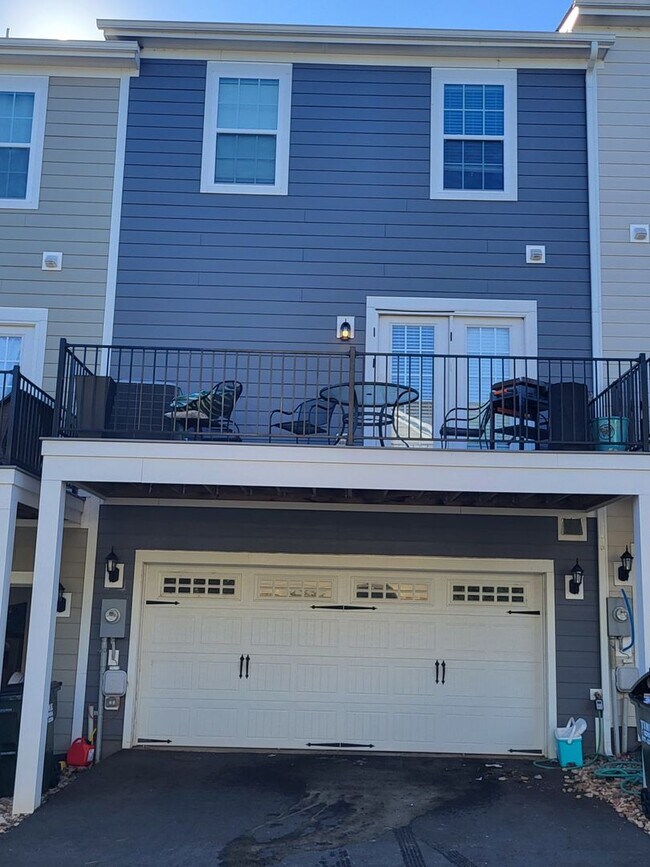 4Bedroom Townhome in Old Trail Village 1042 Old Trail Dr Crozet VA