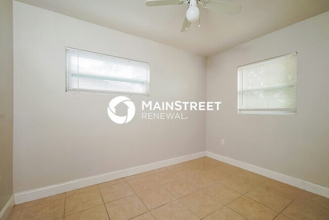 Building Photo - 3 Bedroom Pet-Friendly Home in Orlando, FL with Main Street Renewal