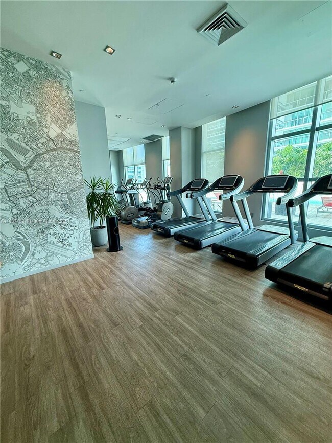 Building Photo - 1100 S Miami Ave