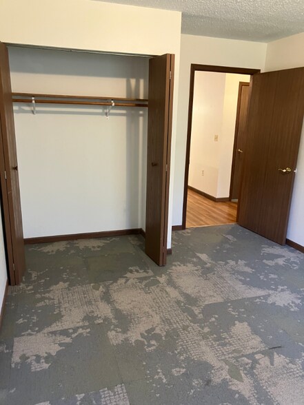 Building Photo - 803 Roundhouse Addn