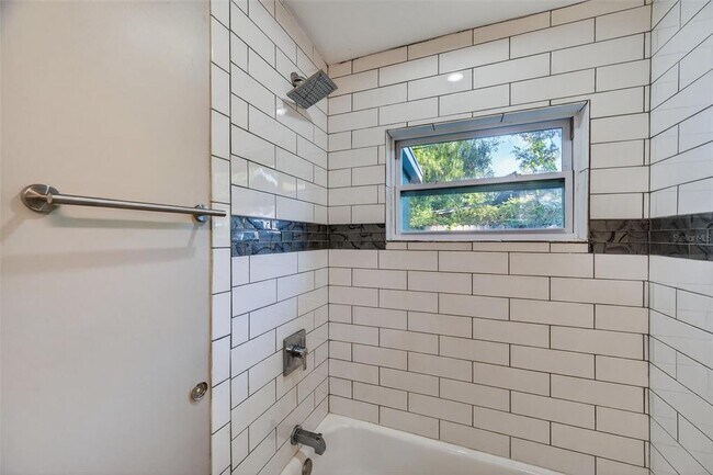 Building Photo - 2245 17th Ave S