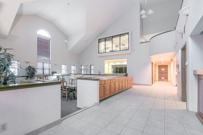 Common Area - 515 Donofrio Dr