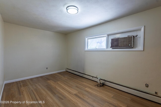 Building Photo - 16 Ralph St