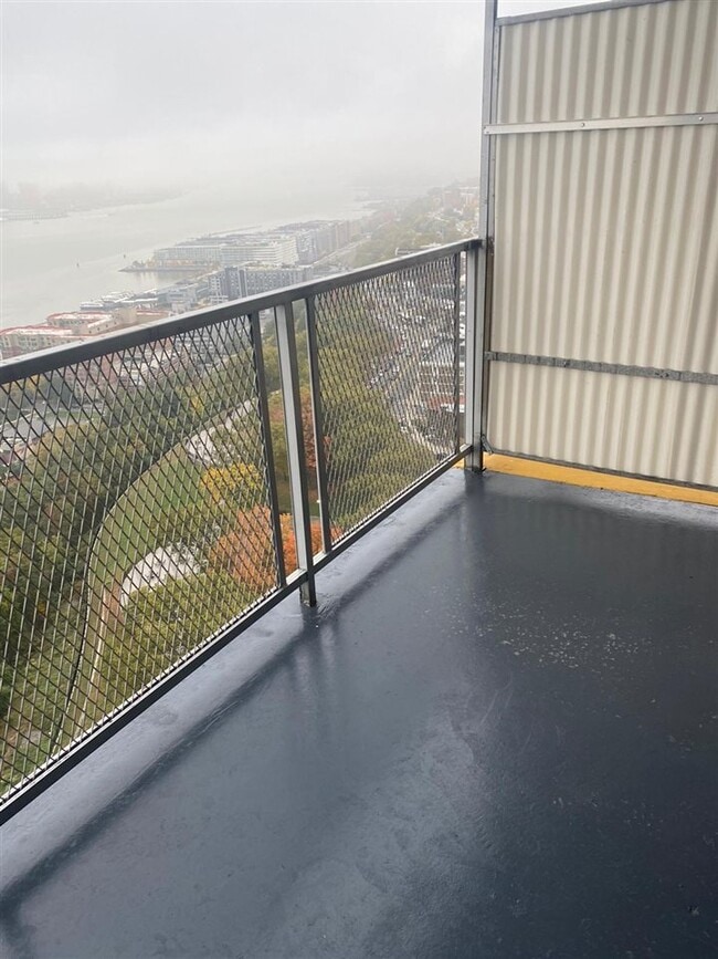 Building Photo - 5601 Boulevard E