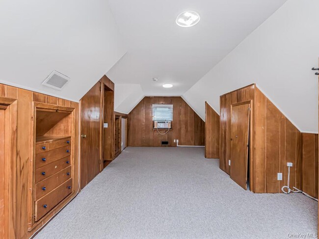 Building Photo - 42 Tower Hill Dr