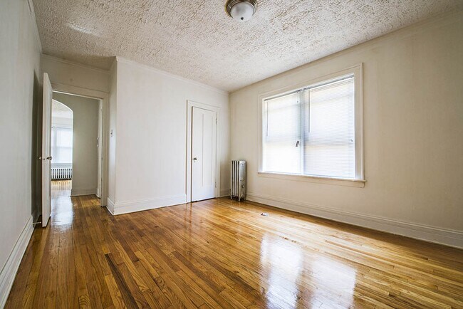Building Photo - 8236 S Maryland