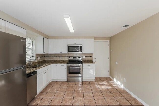 Building Photo - 542 Germaine Ln