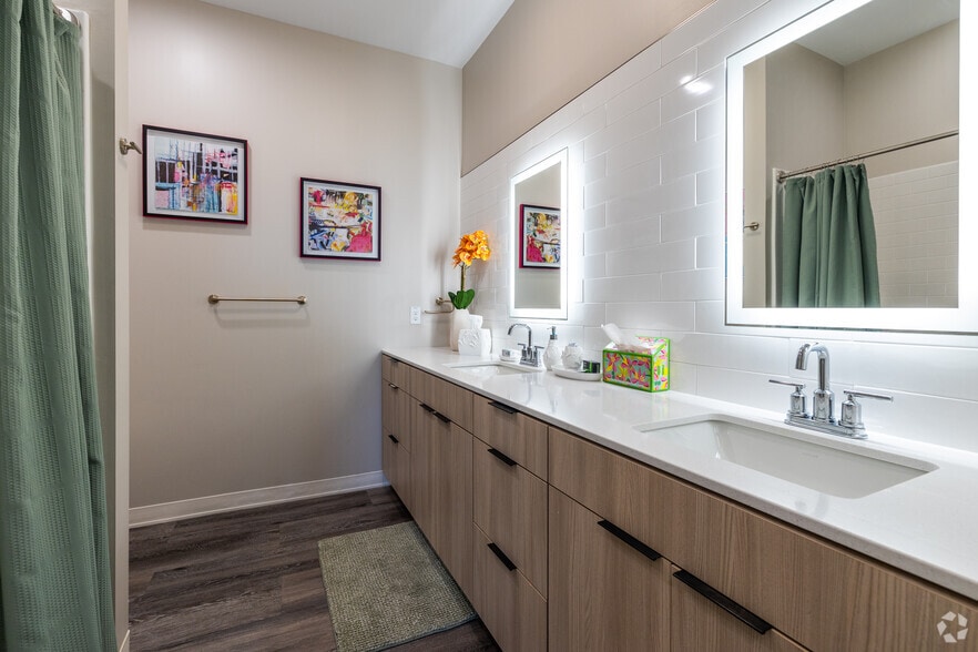 2BR, 2BA - 1081SF - 1st Bathroom - One Nine Vine
