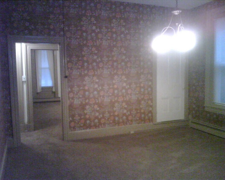 Building Photo - 157 S Main St