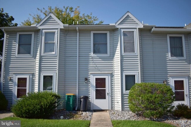 Building Photo - 945 Orchard Dr