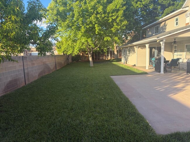Building Photo - Gorgeous 4 Bedroom Home!!