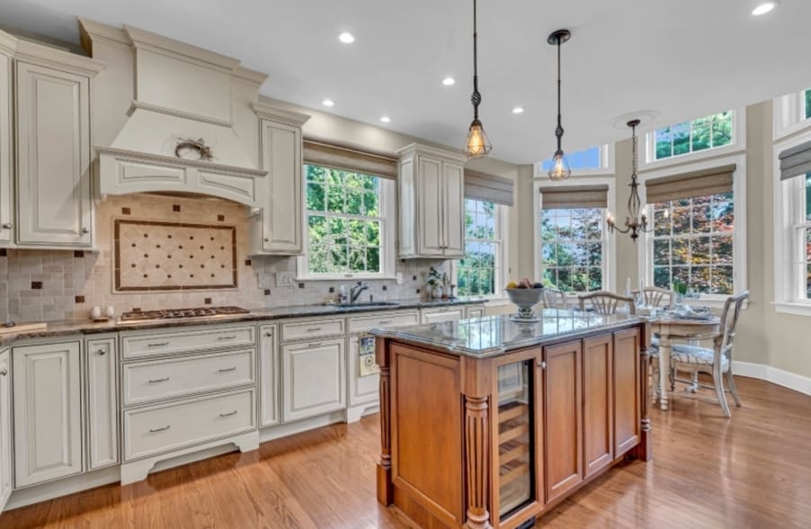 Building Photo - 41 Dickinson Rd