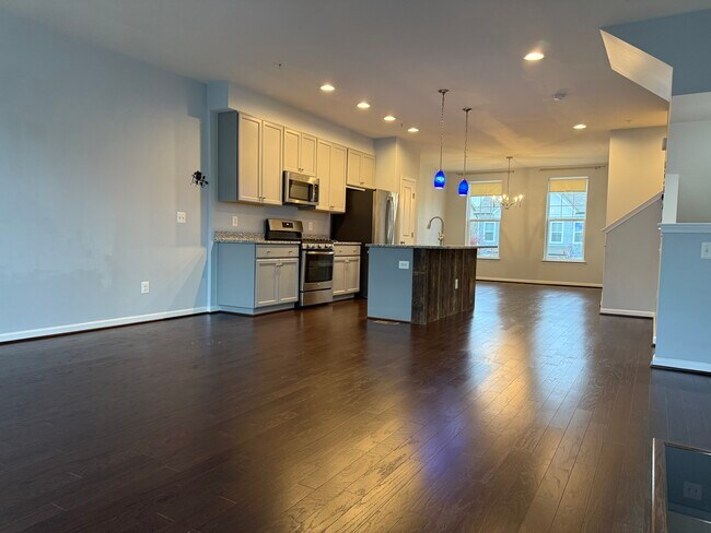 Building Photo - 8414 Pine Bluff Rd