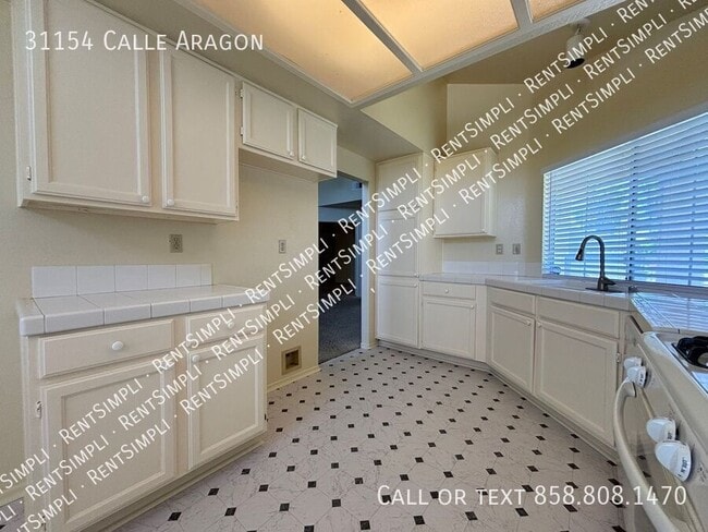 Building Photo - 31154 Calle Aragon