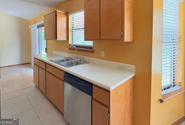 Building Photo - 603 Plantation Village Dr