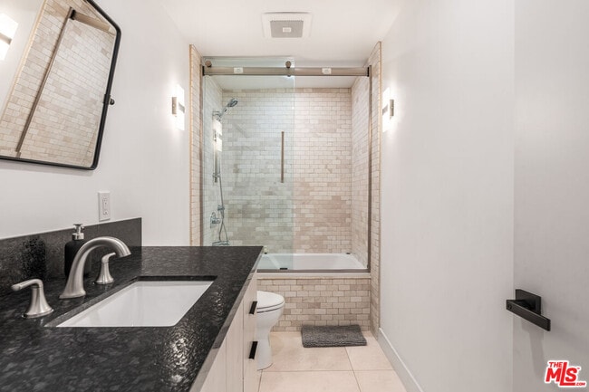 Building Photo - 8425 Hillside Ave