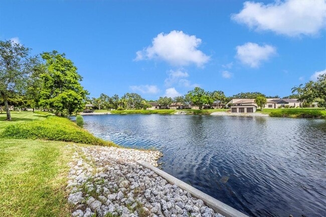 Building Photo - 3905 Glen Oaks Manor Dr