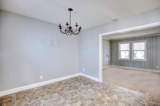 Building Photo - 2423 Shafer St