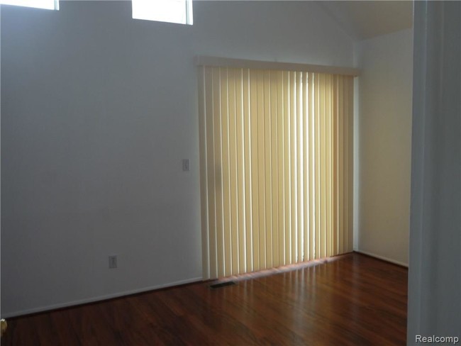 Building Photo - 5711 Fox Hill Dr