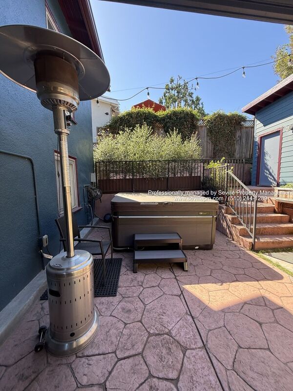 Building Photo - 2951 Madera Ave