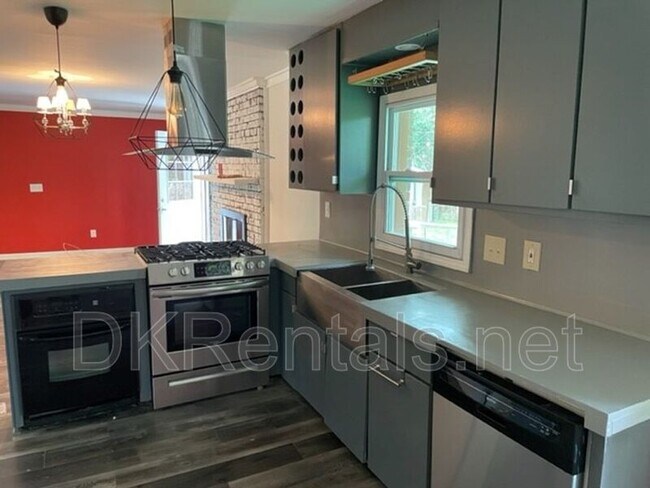 Building Photo - 5889 N Fulton Cir NW