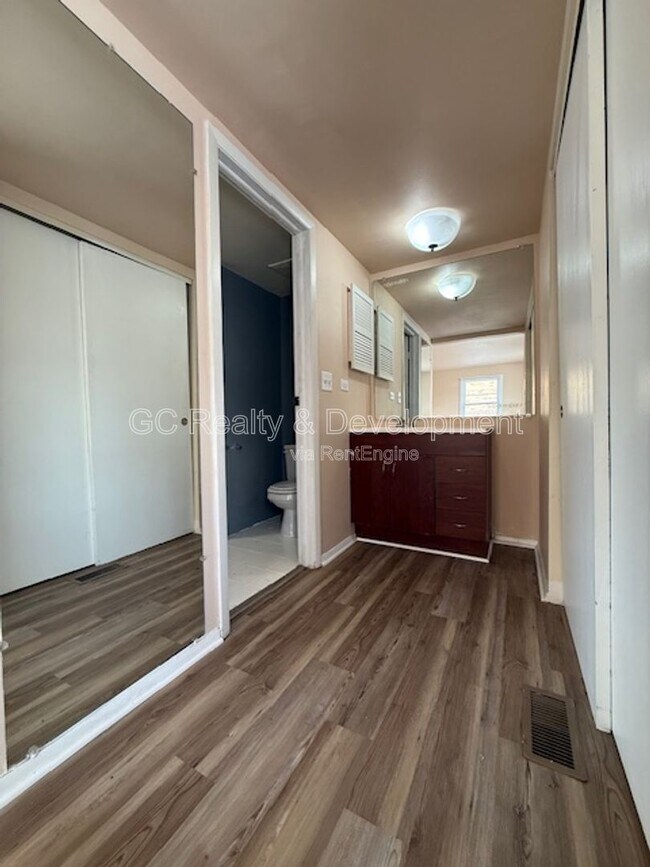 Building Photo - 1770 Bristol Walk