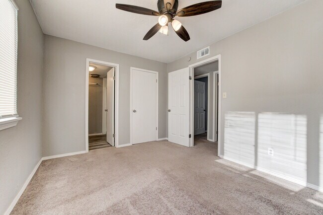 Building Photo - 1622 Claudia Dr