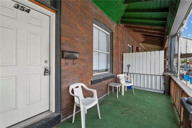 Building Photo - 354 Ophelia St