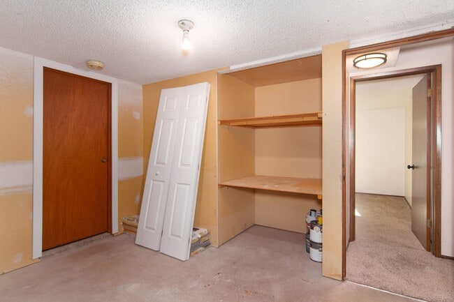 Building Photo - Freshly Updated 2 Bed 1 Bath Spokane Valle...