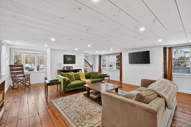 Building Photo - 322 NY-94