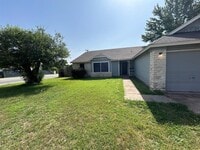 Building Photo - 521 Greenlawn Blvd