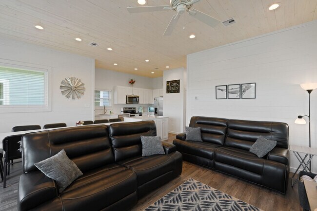 Building Photo - 5497 TX-361