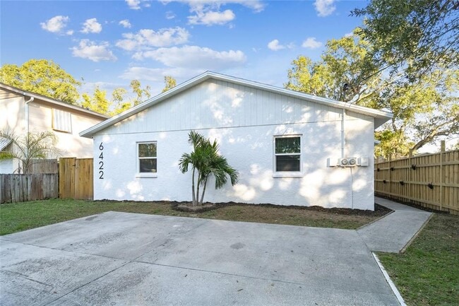 Primary Photo - 6422 S Adelia Ave
