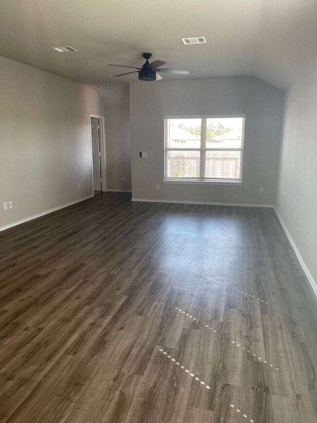 Building Photo - 323 Cumberland Forest Dr