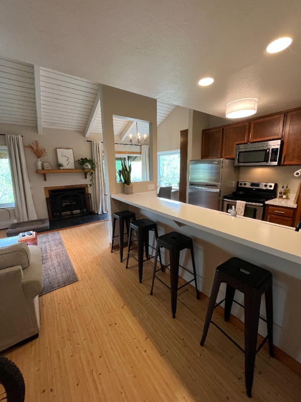 Building Photo - 35 Lower Woodbridge Rd