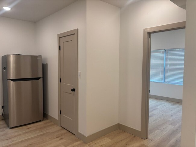 Building Photo - 308 W Worley St