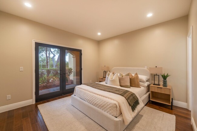 Building Photo - Beautifully Renovated Torrance Home!