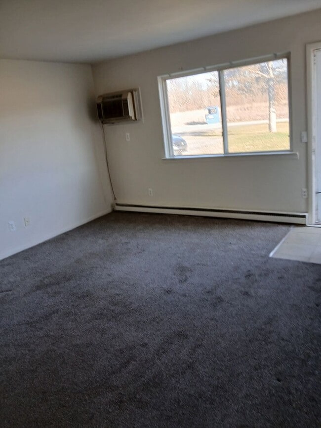 Building Photo - RANCH STYLE 3 BEDROOM DUPLEX FOR LEASE