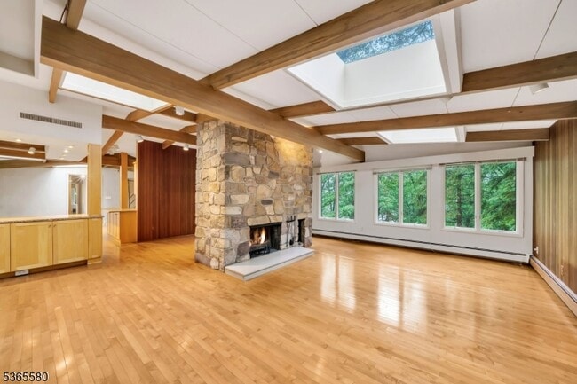 Building Photo - 37 Lenape Dr