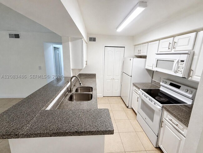 Building Photo - 2642 NW 33rd St