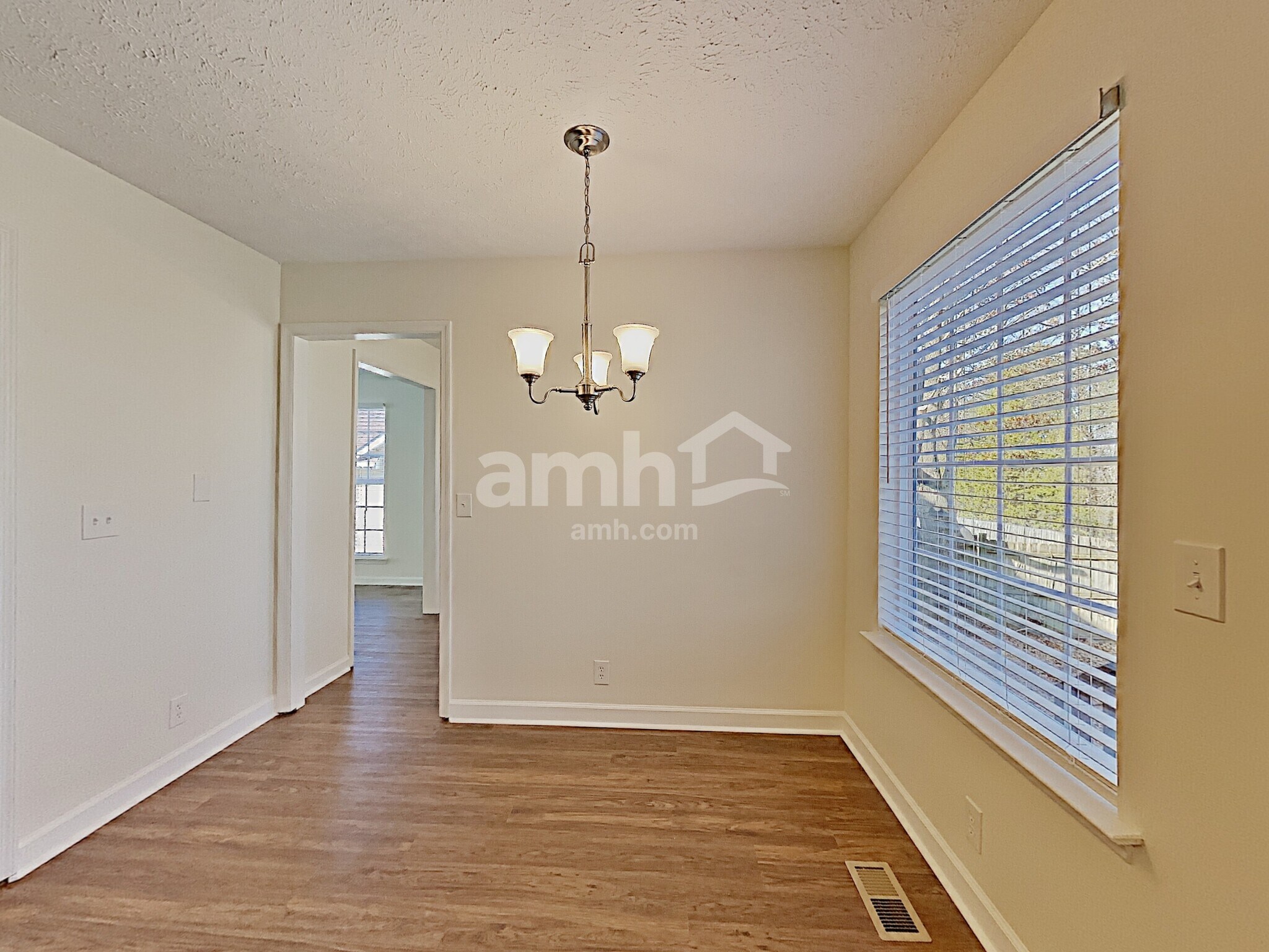 Building Photo - 3429 White Pine Dr