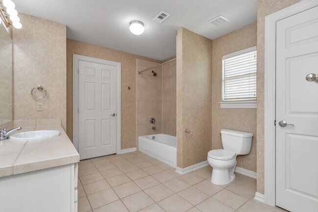 Building Photo - 14207 Jade Cove Dr